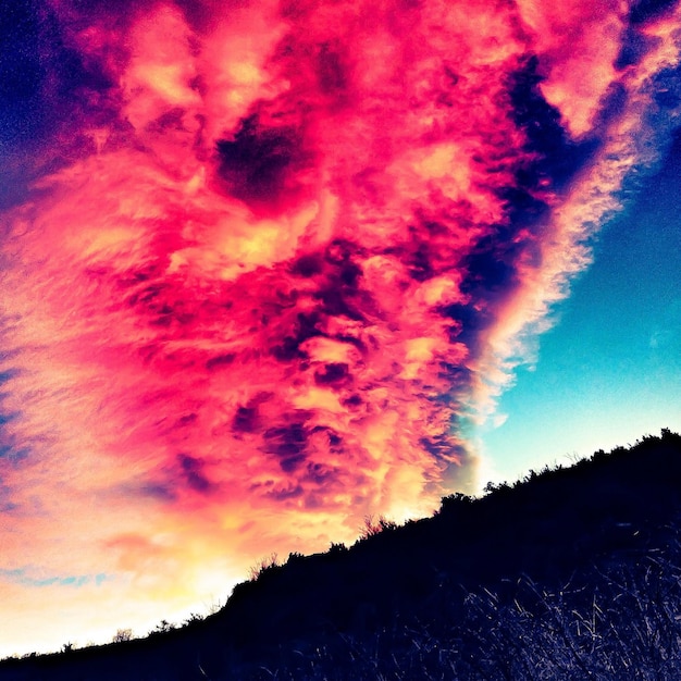 Foto schilderachtig uitzicht op het landschap tegen een bewolkte hemel