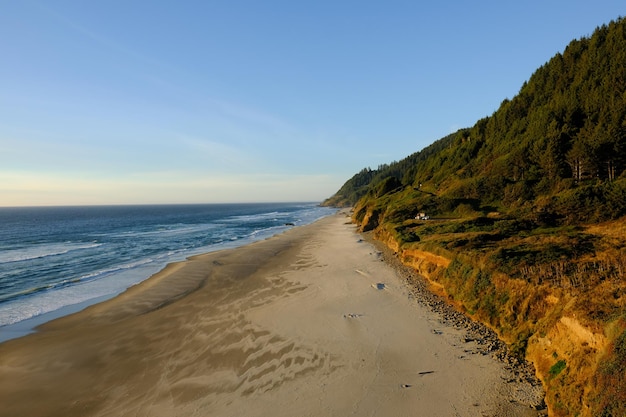 Foto schilderachtig uitzicht op het strand tegen de lucht