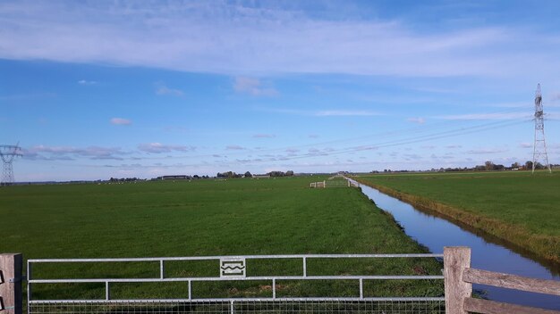 Foto schilderachtig uitzicht op het veld tegen de lucht