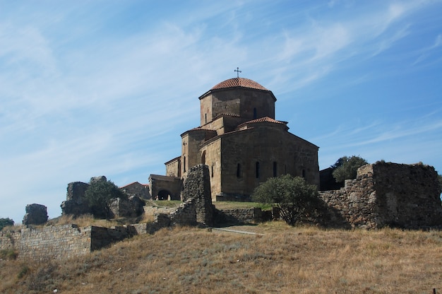 Schilderachtig uitzicht op Jvari klooster.