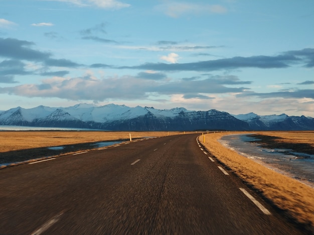 Schilderachtig winterlandschap van IJsland.