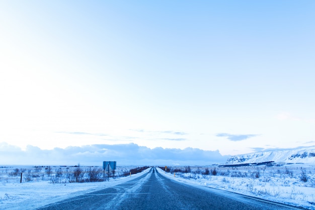 Schilderachtig winterlandschap van IJsland.