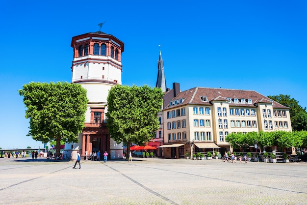 Башня замка Schlossturm в Дюссельдорфе