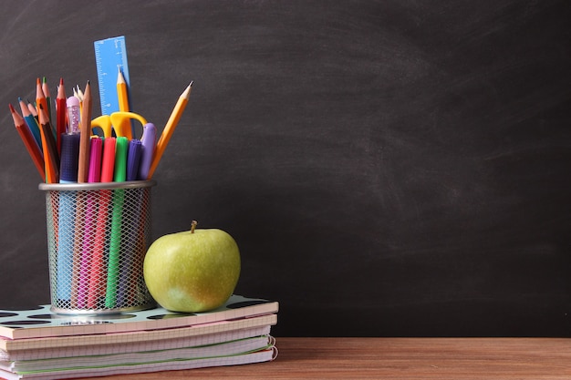 School briefpapier op de achtergrond van het schoolbestuur