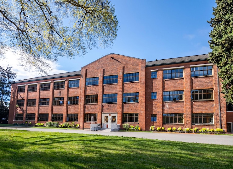 Photo school building