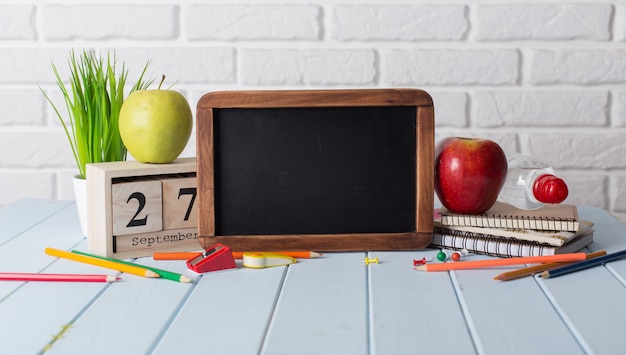 写真 教室の学用品