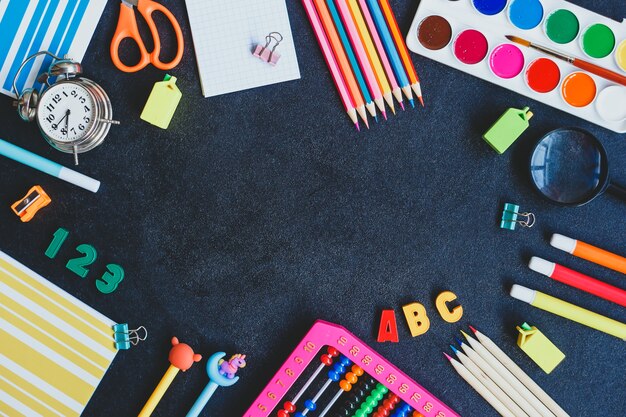 Schoolbenodigdheden Bovenaanzicht.