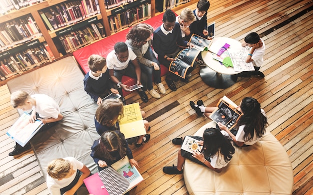 Foto schoolleraar onderwijs studenten leren concept