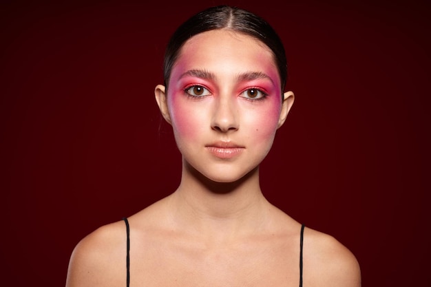 Schoonheid mode vrouwelijke zwarte t-shirt roze make-up cosmetica mode close-up ongewijzigd