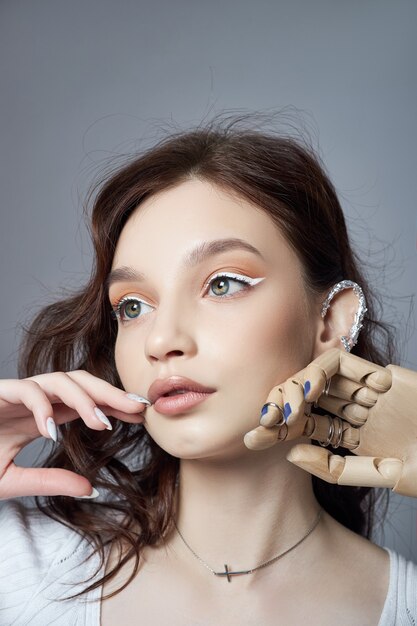 Schoonheid portret van een vrouw met natuurlijke make-up