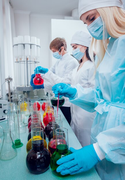 Science technician at work in the laboratory.