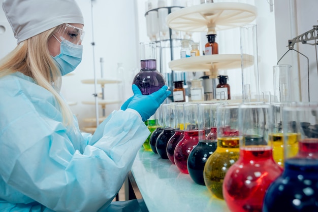 Science technician at work in the laboratory.