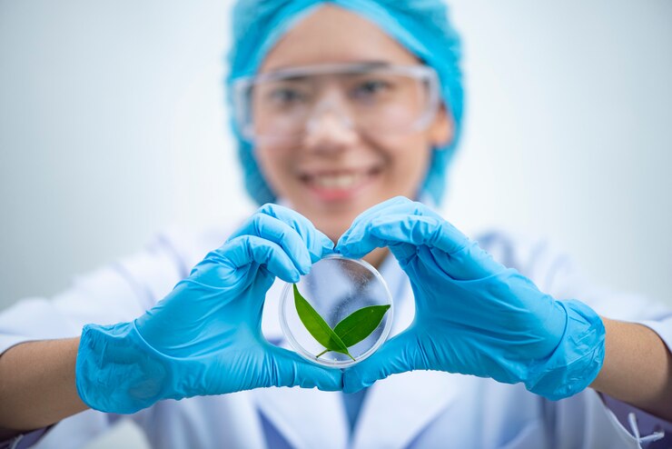 Photo the scientist, dermatologist testing the organic natural cosmetic product in the laboratory, research and development beauty skincare concept