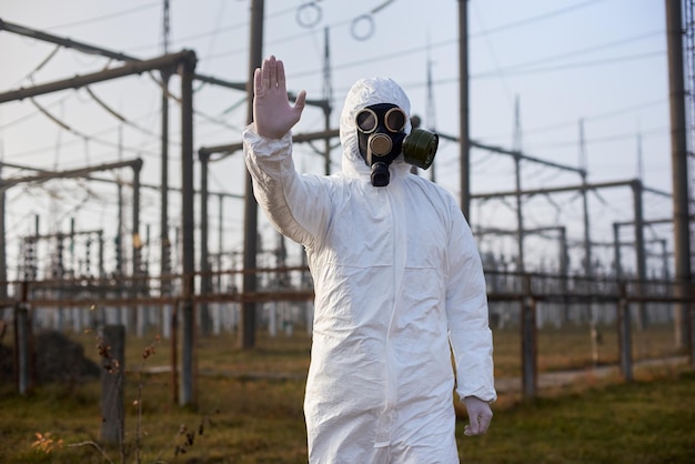 Scienziato alla centrale elettrica