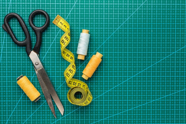 Photo scissors with measuring tape and thread