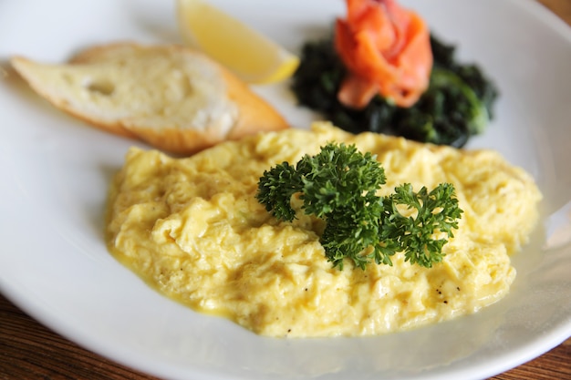 Scrambled eggs with smoked salmon