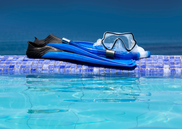 Photo scuba mask with blue flippers