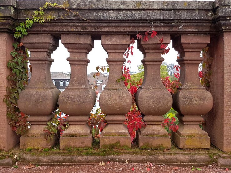 फोटो sculpture of statues outside building