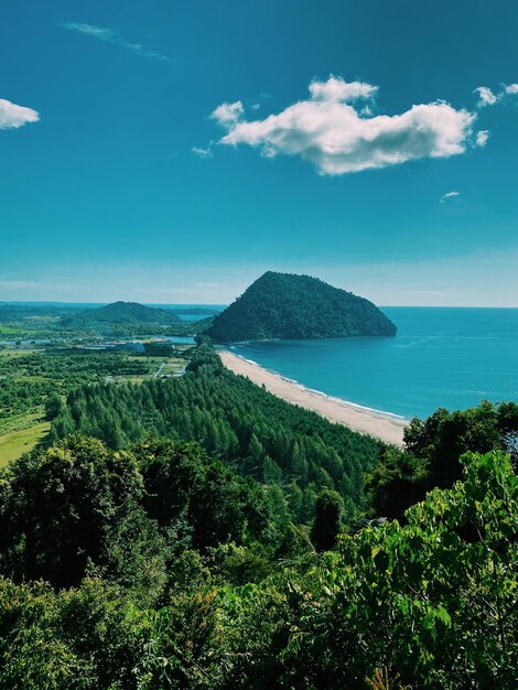 写真 海と山