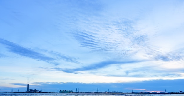 海の背景工場