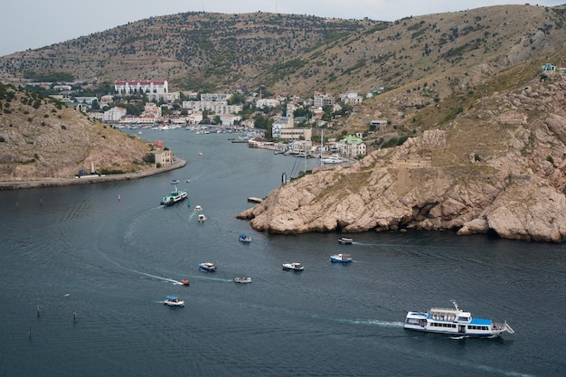 Морской залив в горах в Крыму