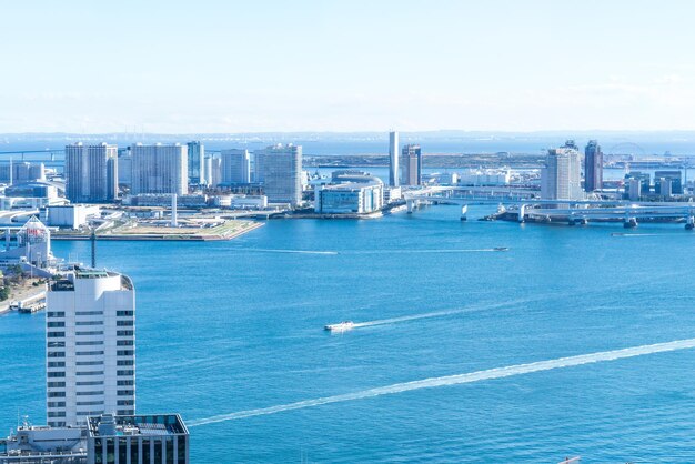 Foto mare da edifici moderni contro il cielo in città