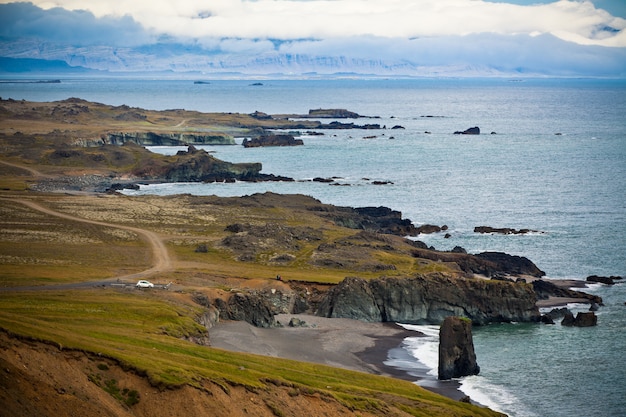 Costa del mare dell'islanda orientale