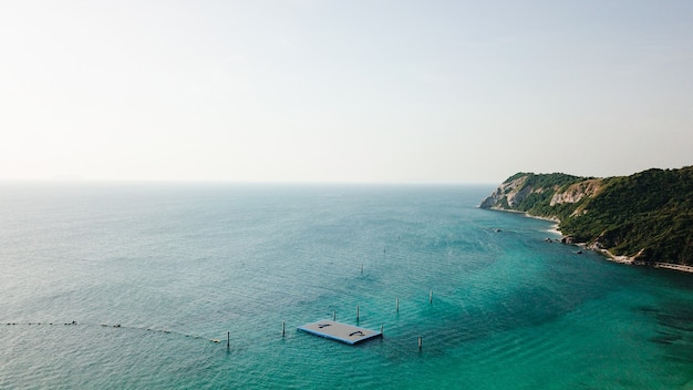 Foto mare di una famosa spiaggia thailandese