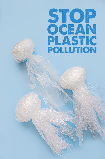 Photo sea and ocean life from waste jellyfishes out of plastic waste
