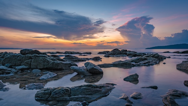 Photo sea rock beach