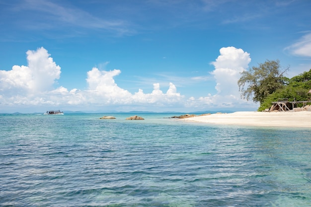 морской пейзаж koh mun nok island thailand