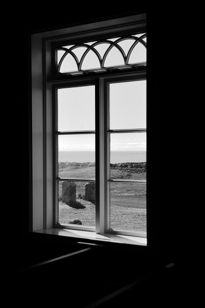 Фото Море через окно