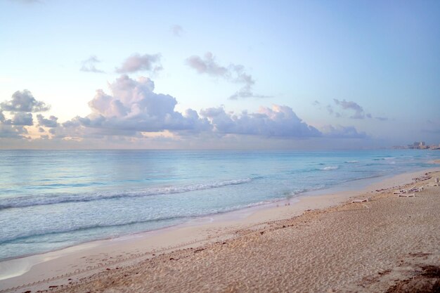 Photo sea shore on the caribbean beach in the zona hoteleria in cancun quintana roo mexico