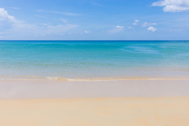 Photo sea and sky in sunny day