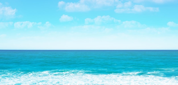 空海海の波の 3 D イラストと海のスカイライン