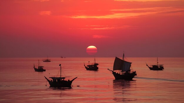 海の夕日と夕日の夕日