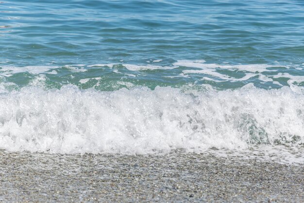 小石の海の波