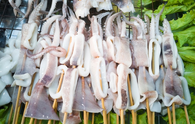 シーフードバーベキューの新鮮な食べ物