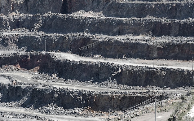 Seams in a large mining quarry