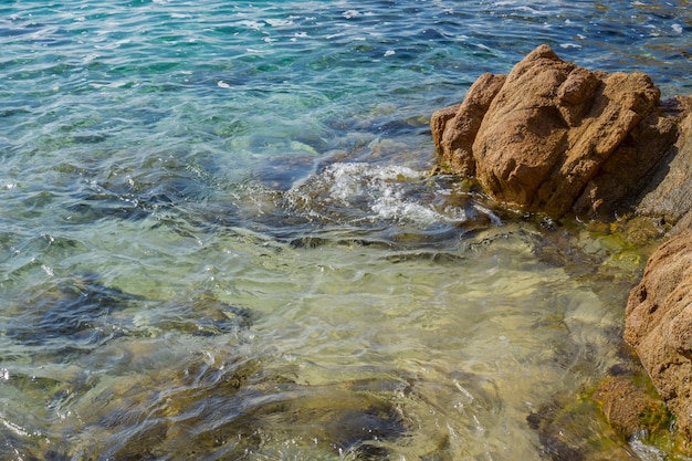 Seascape della zona turistica della costa brava vicino alla città di lloret de mar in catalogna, spain