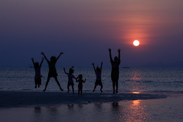 海の夕日、サムイ島タイ