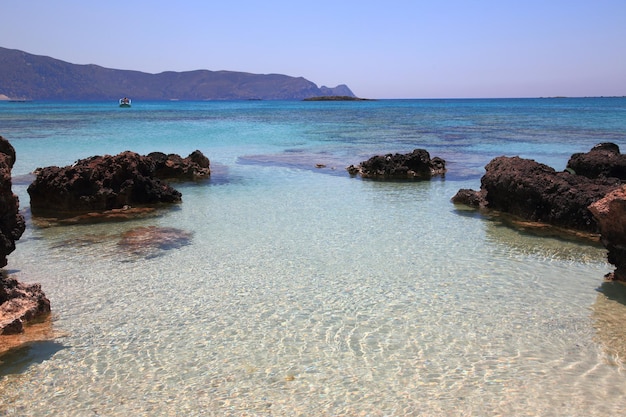 Морской пейзаж с кристально мелкими водами Элафониси Крит