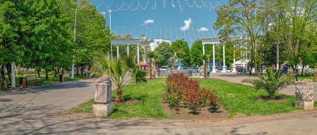 Seaside of Primorsky park in Tsjernomorsk, Oekraïne