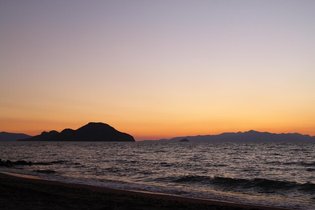 Photo seaside town of turgutreis and spectacular sunsets