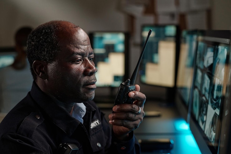 Photo security guard with transceiver