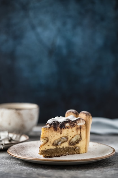 Segment van Tiramisu-dessert.