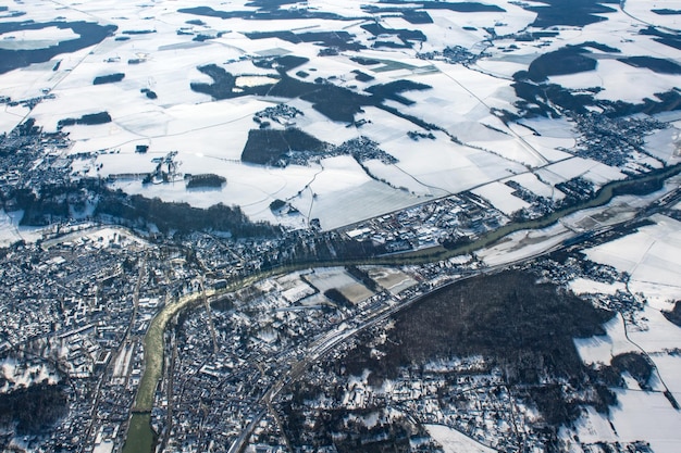 Photo seine river paris region aerial view in winter cold ice and snow