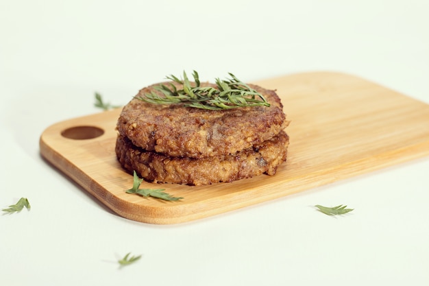 Hamburger di seitan e shitake con spezie