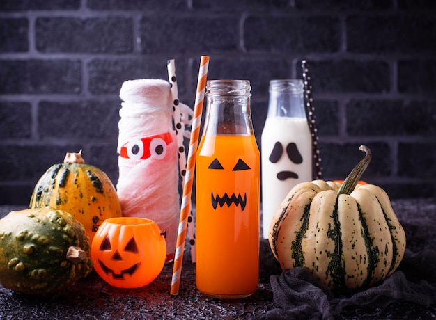 Selectie van verschillende Halloweens-drankjes voor een feestje