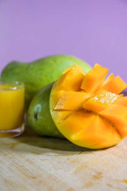 Selectieve focus van Maleisische of Aziatische favoriete mangovrucht genaamd Mangga Harum Manis of Harumanis